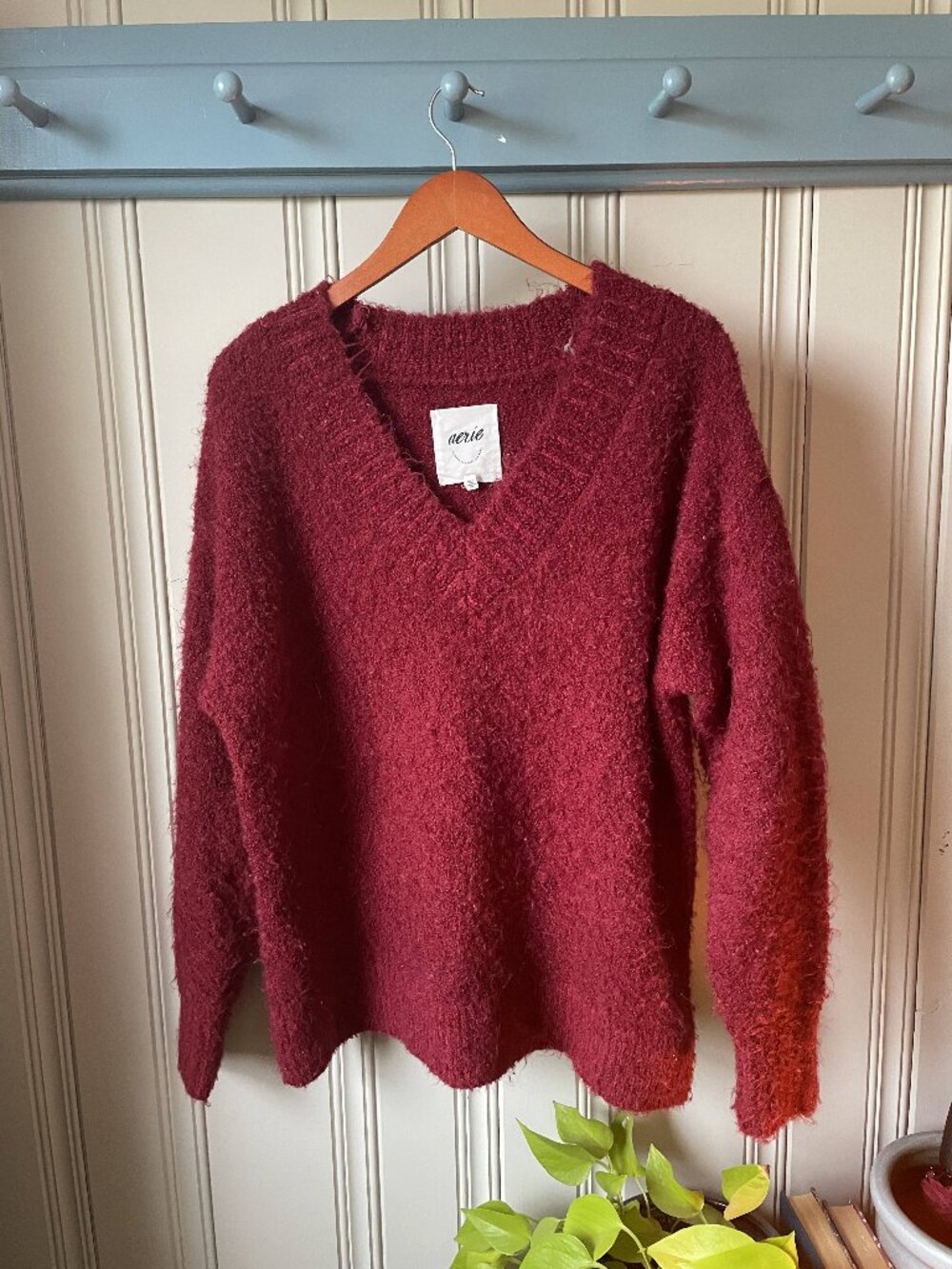 Aerie Soft Fuzzy V-Neck Sweater Burgundy Women’s Small Cozy Knit